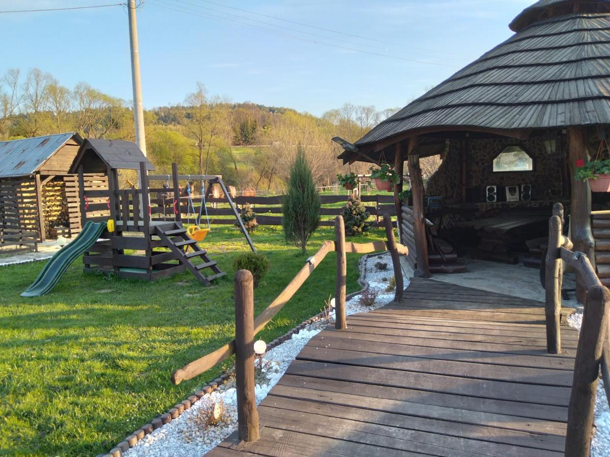 Domek Na Prerii Vila Ustrzyki Dolne Exterior foto