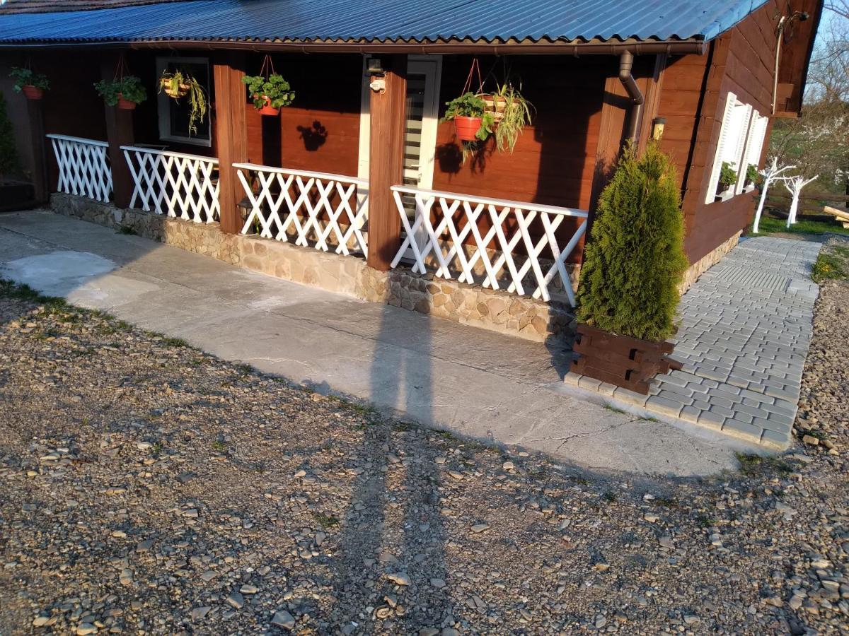 Domek Na Prerii Vila Ustrzyki Dolne Exterior foto