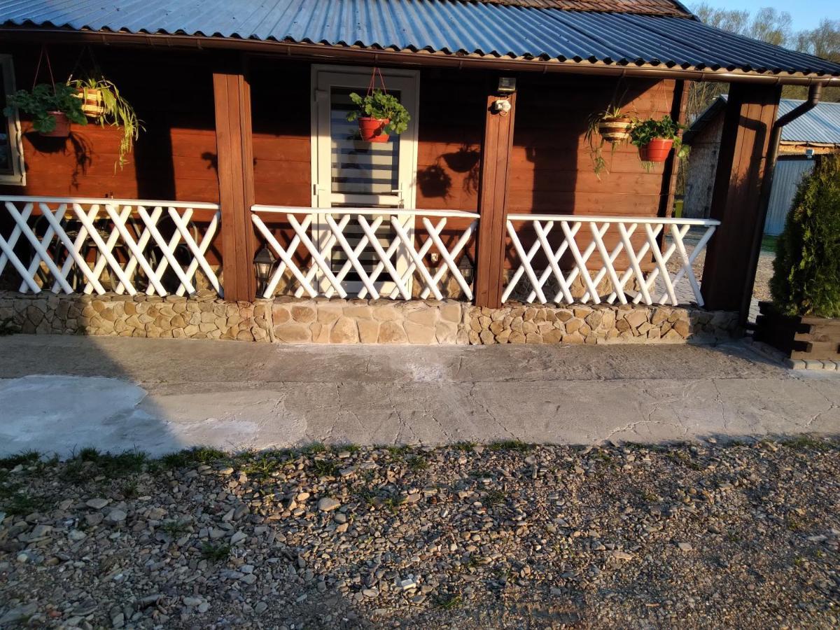 Domek Na Prerii Vila Ustrzyki Dolne Exterior foto