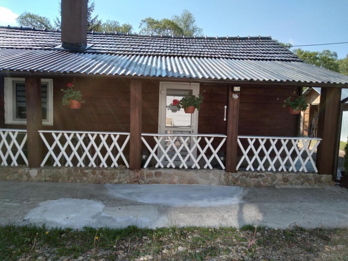 Domek Na Prerii Vila Ustrzyki Dolne Exterior foto